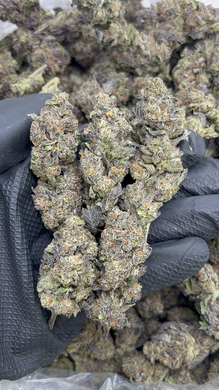 GRAPES CAKE CALI-FLOWER